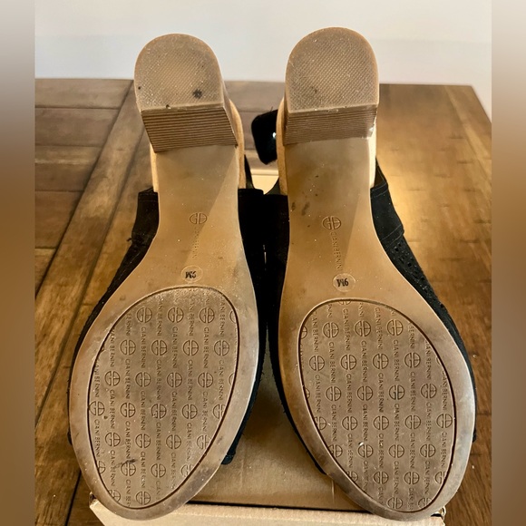 Giani Bernini Black Perforated Block Heels - Size 9 - Picture 8 of 9